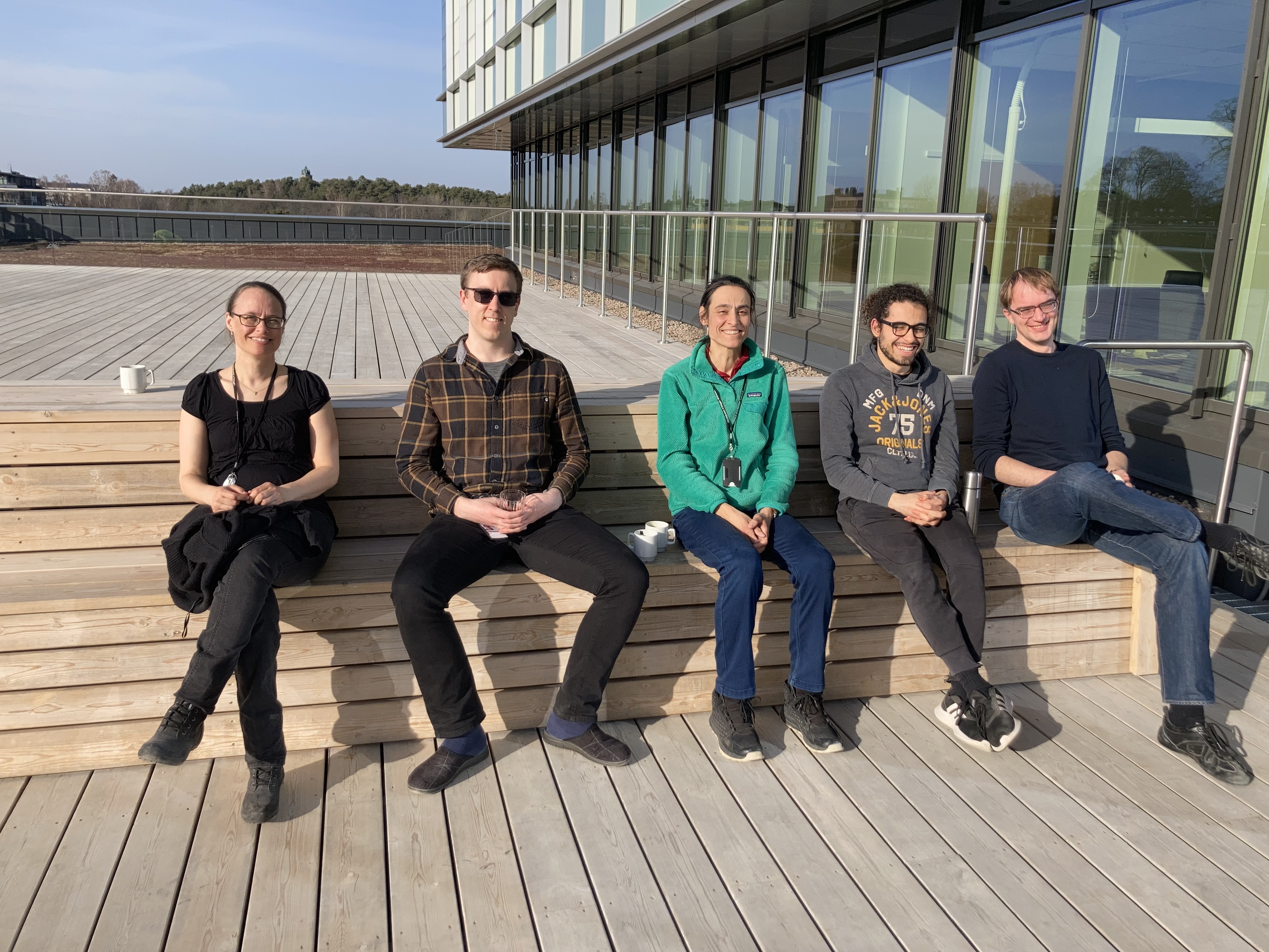 ResearchGroup220324.jpg